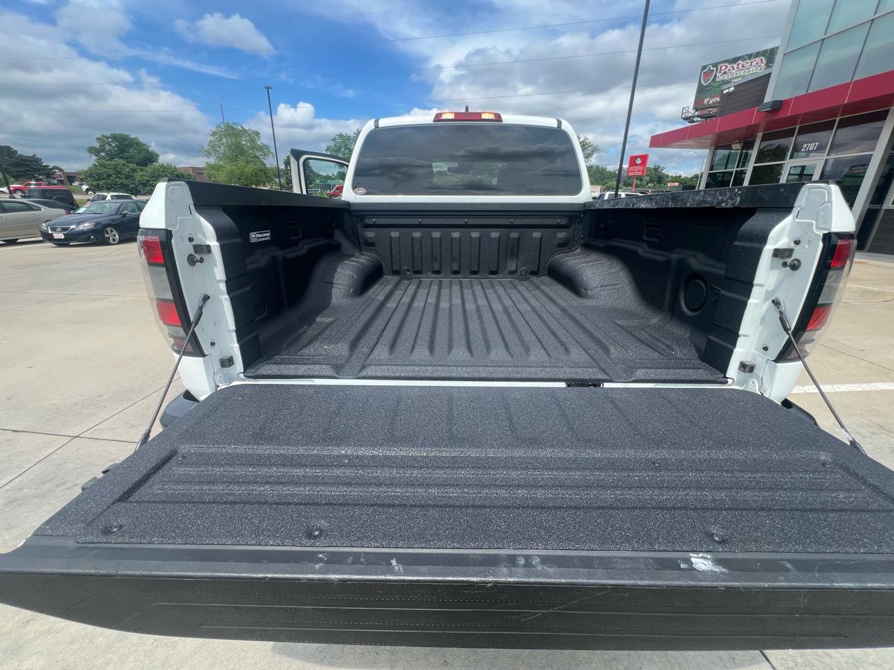 Nissan Frontier Crew Cab 4x4 S 2024