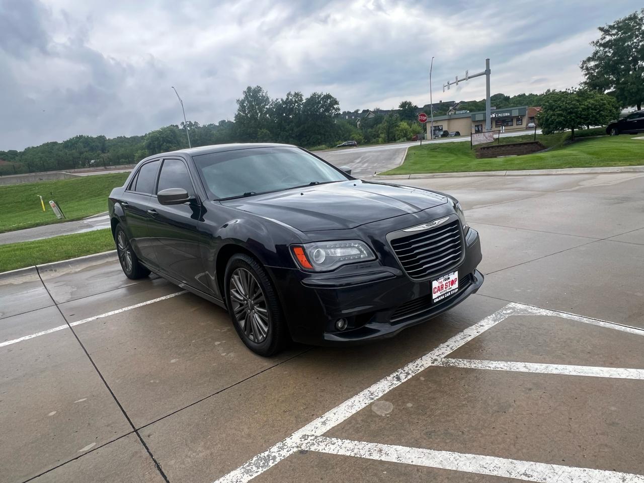 Chrysler 300 4dr Sdn 300C John Varvatos Limited Edition AWD 2014