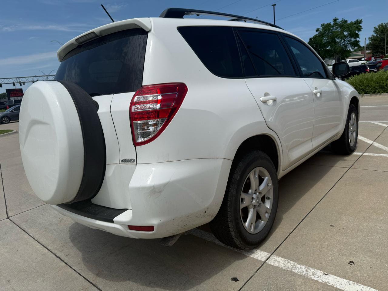 Toyota RAV4 4WD 4dr 4-cyl 4-Spd AT (Natl) 2011