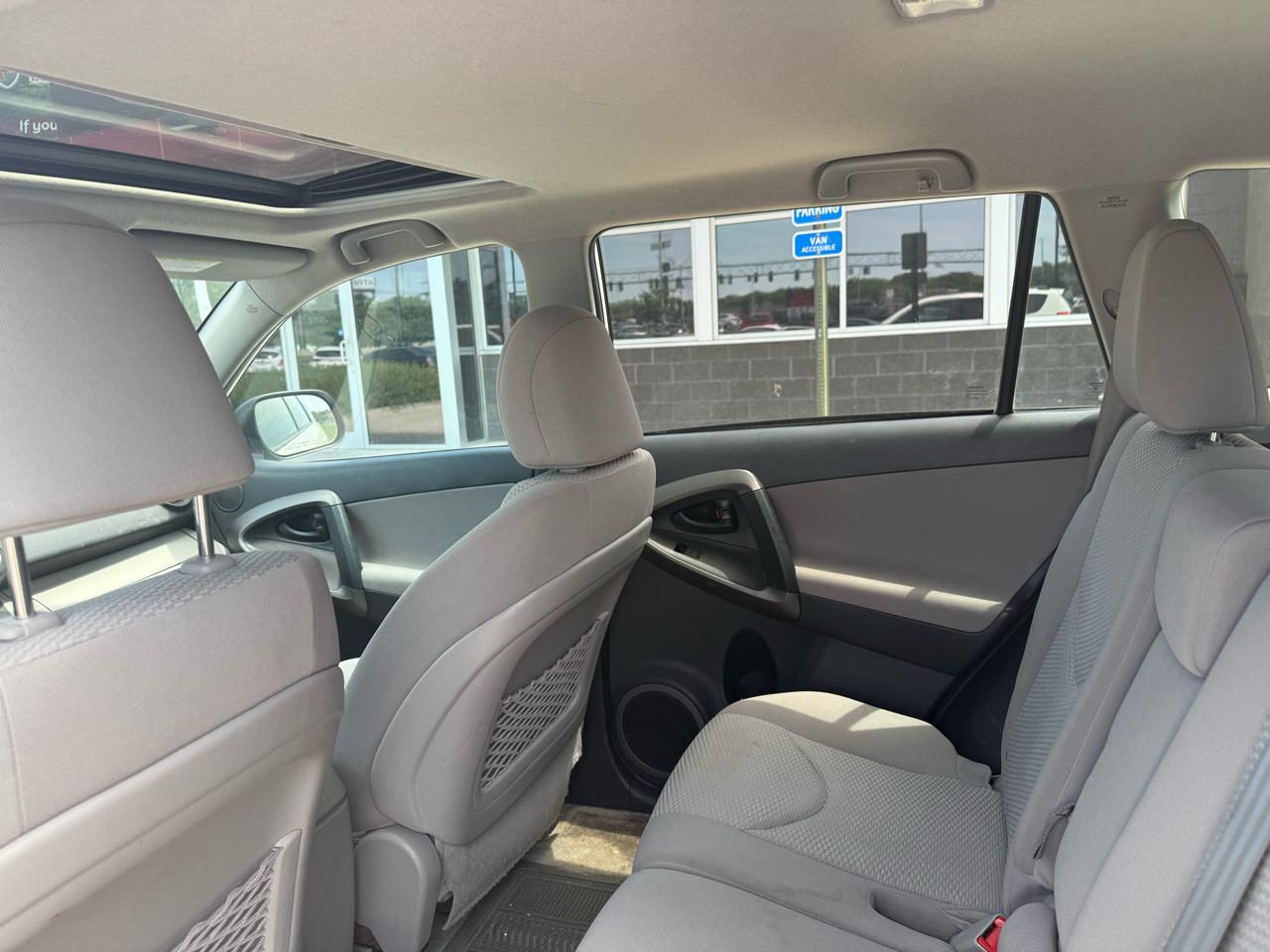 Toyota RAV4 4WD 4dr 4-cyl 4-Spd AT (Natl) 2011