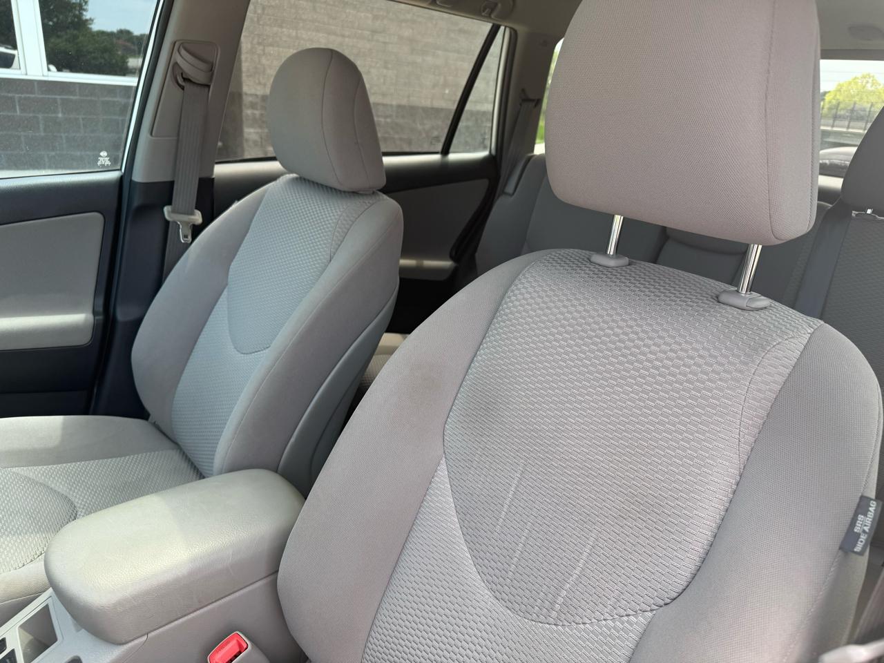 Toyota RAV4 4WD 4dr 4-cyl 4-Spd AT (Natl) 2011