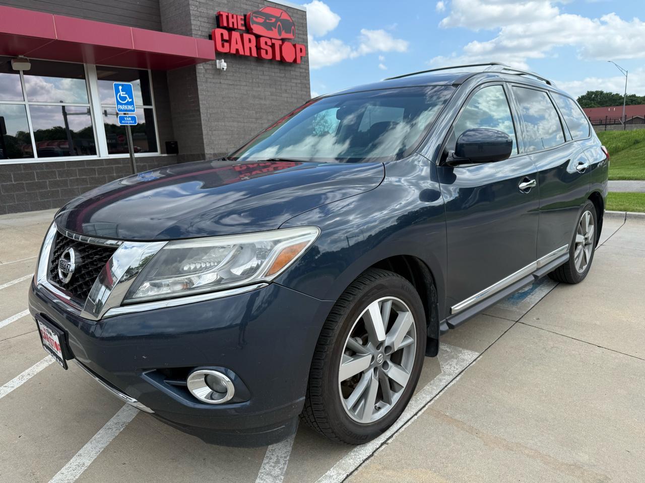 2015 Nissan Pathfinder Platinum 4WD's photo