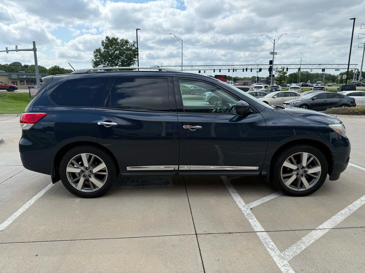 Nissan Pathfinder 4WD 4dr Platinum 2015