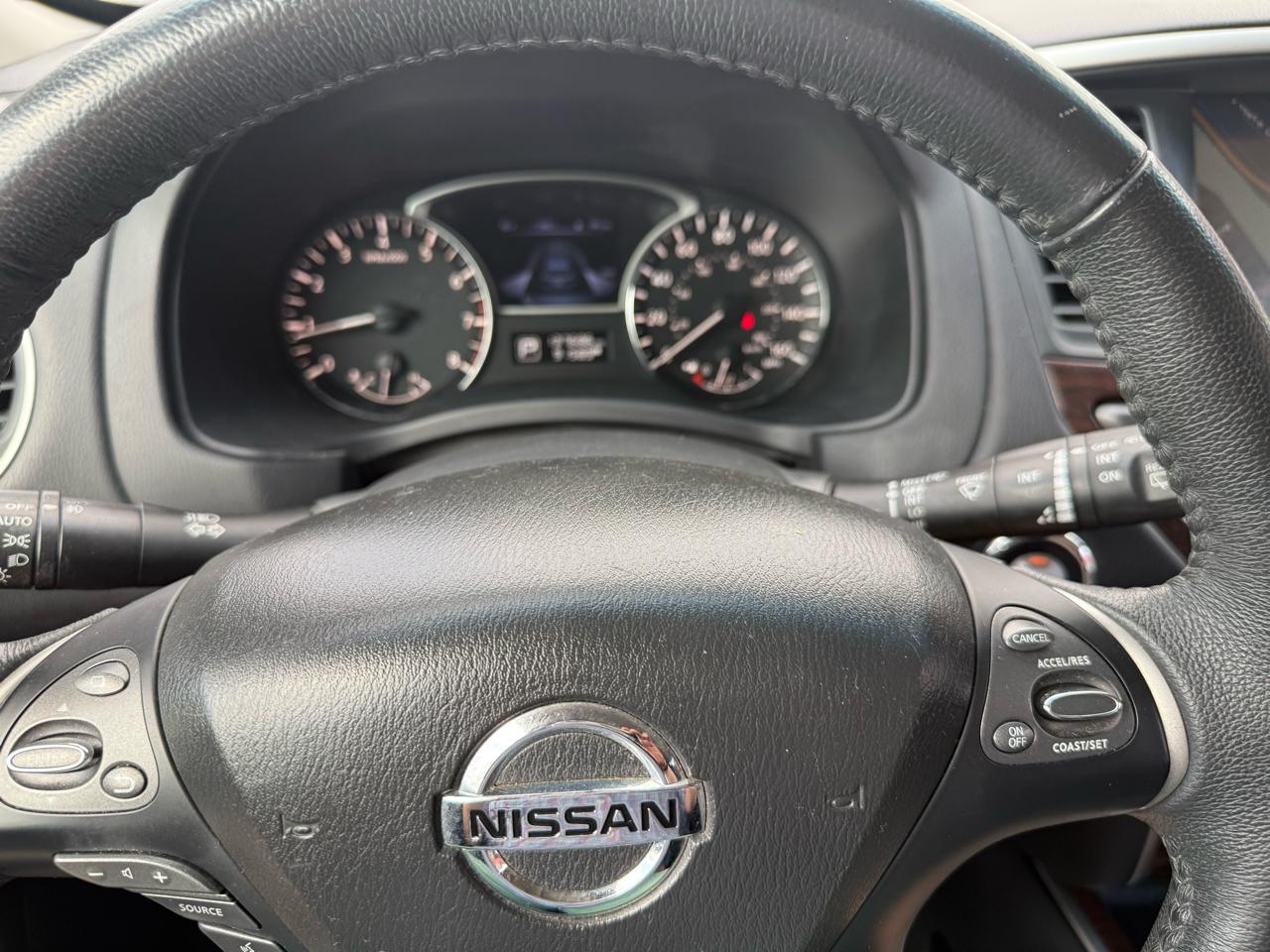 Nissan Pathfinder 4WD 4dr Platinum 2015