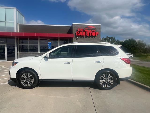 White 2020 Nissan Pathfinder S FWD SUV / Crossover Front-Wheel Drive Continuously Variable Transmission