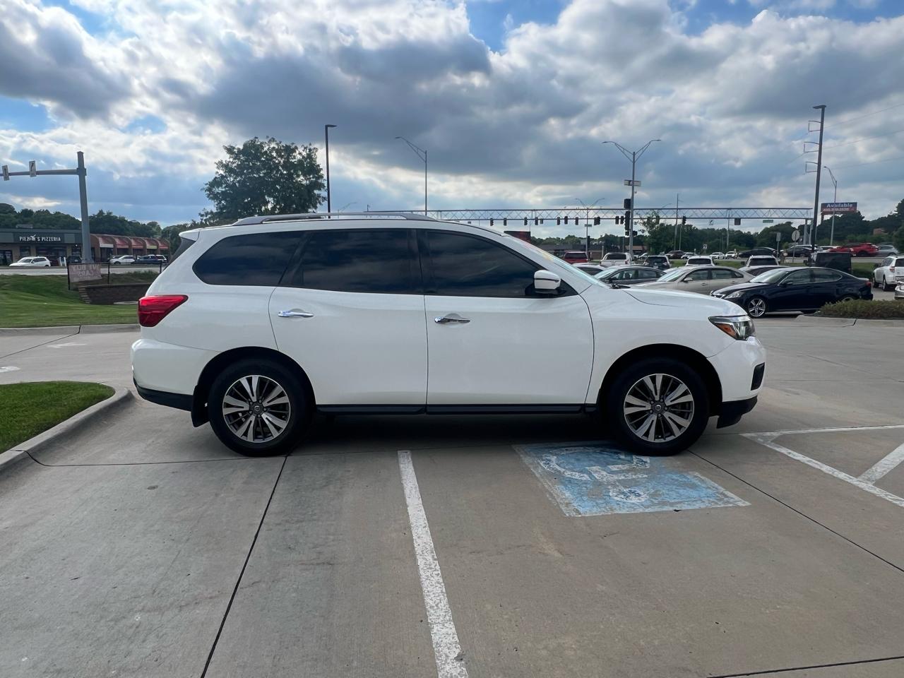 Nissan Pathfinder FWD S 2020