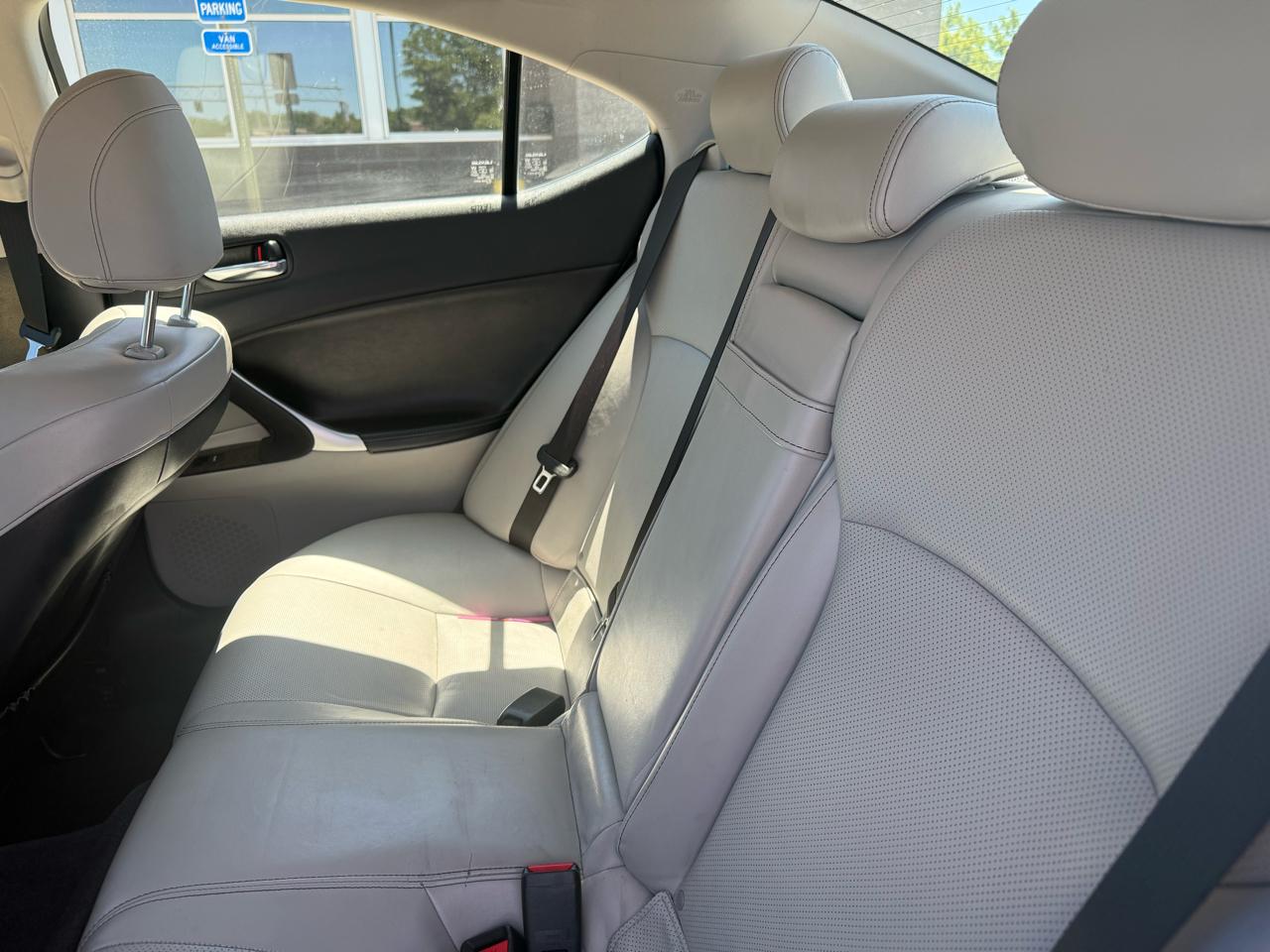Lexus IS 250 4dr Sport Sdn Auto RWD 2013