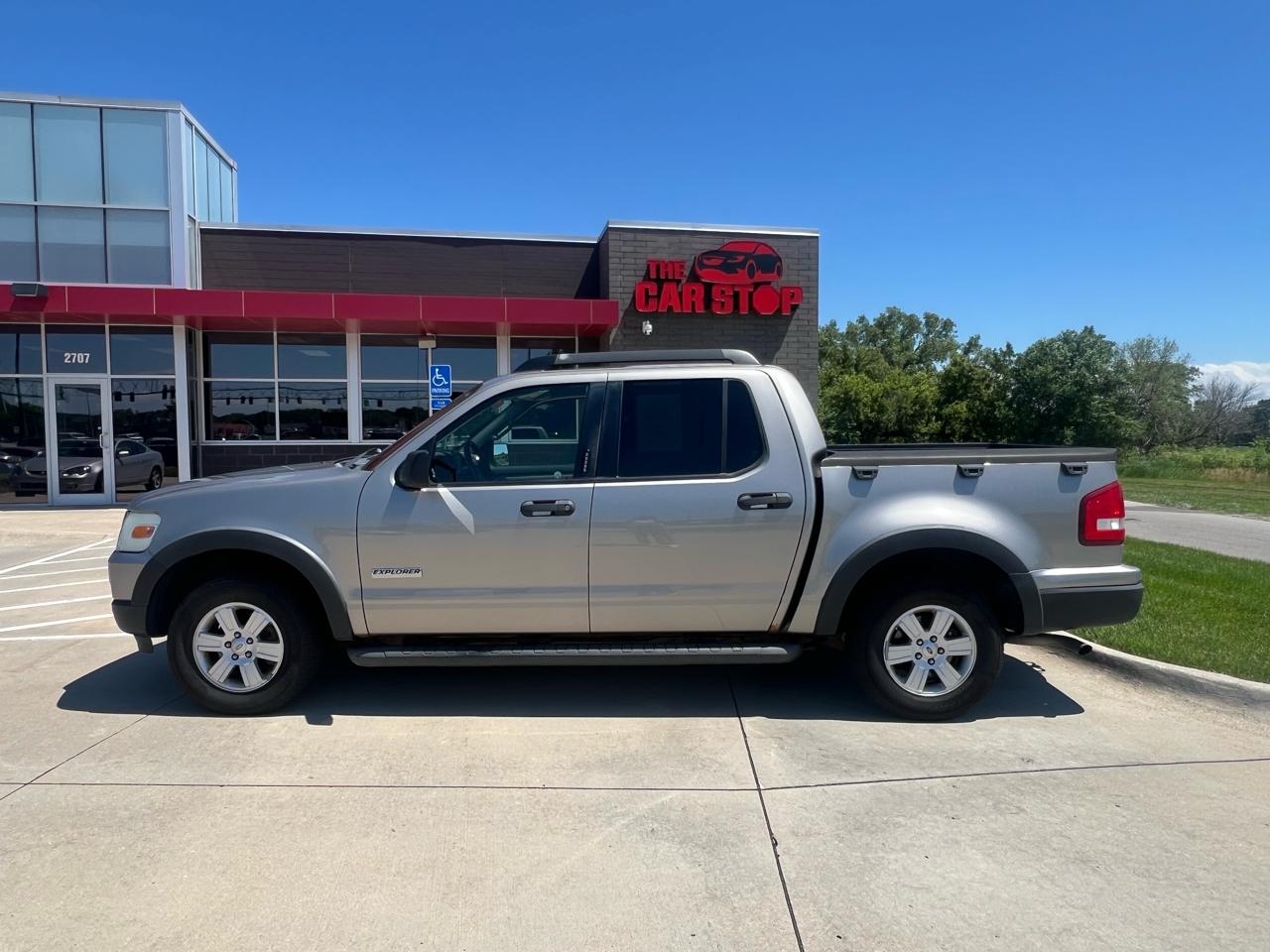 2008 Ford Explorer Sport Trac 4WD 4dr V6 XLT