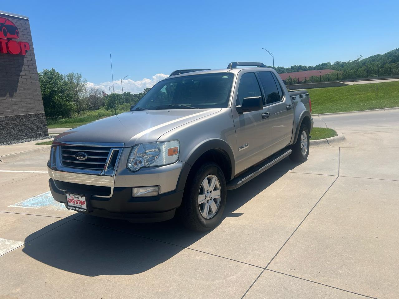 Ford Explorer Sport Trac 4WD 4dr V6 XLT 2008