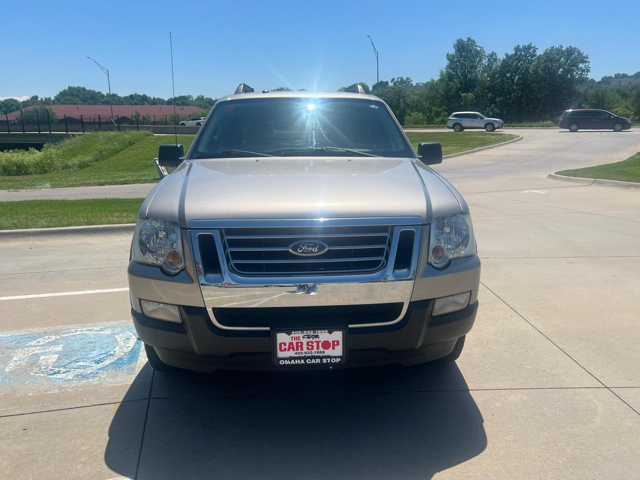 Ford Explorer Sport Trac 4WD 4dr V6 XLT 2008