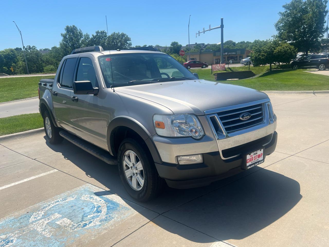 Ford Explorer Sport Trac 4WD 4dr V6 XLT 2008