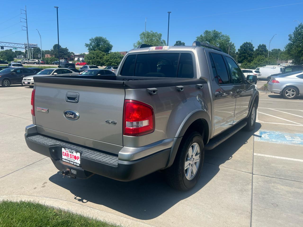 Ford Explorer Sport Trac 4WD 4dr V6 XLT 2008
