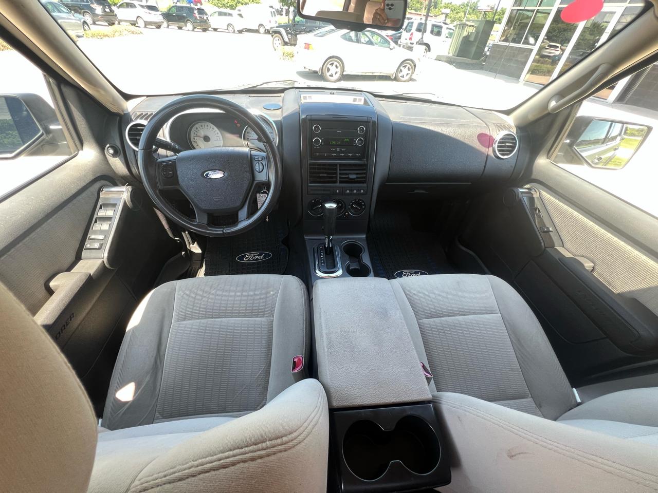 Ford Explorer Sport Trac 4WD 4dr V6 XLT 2008