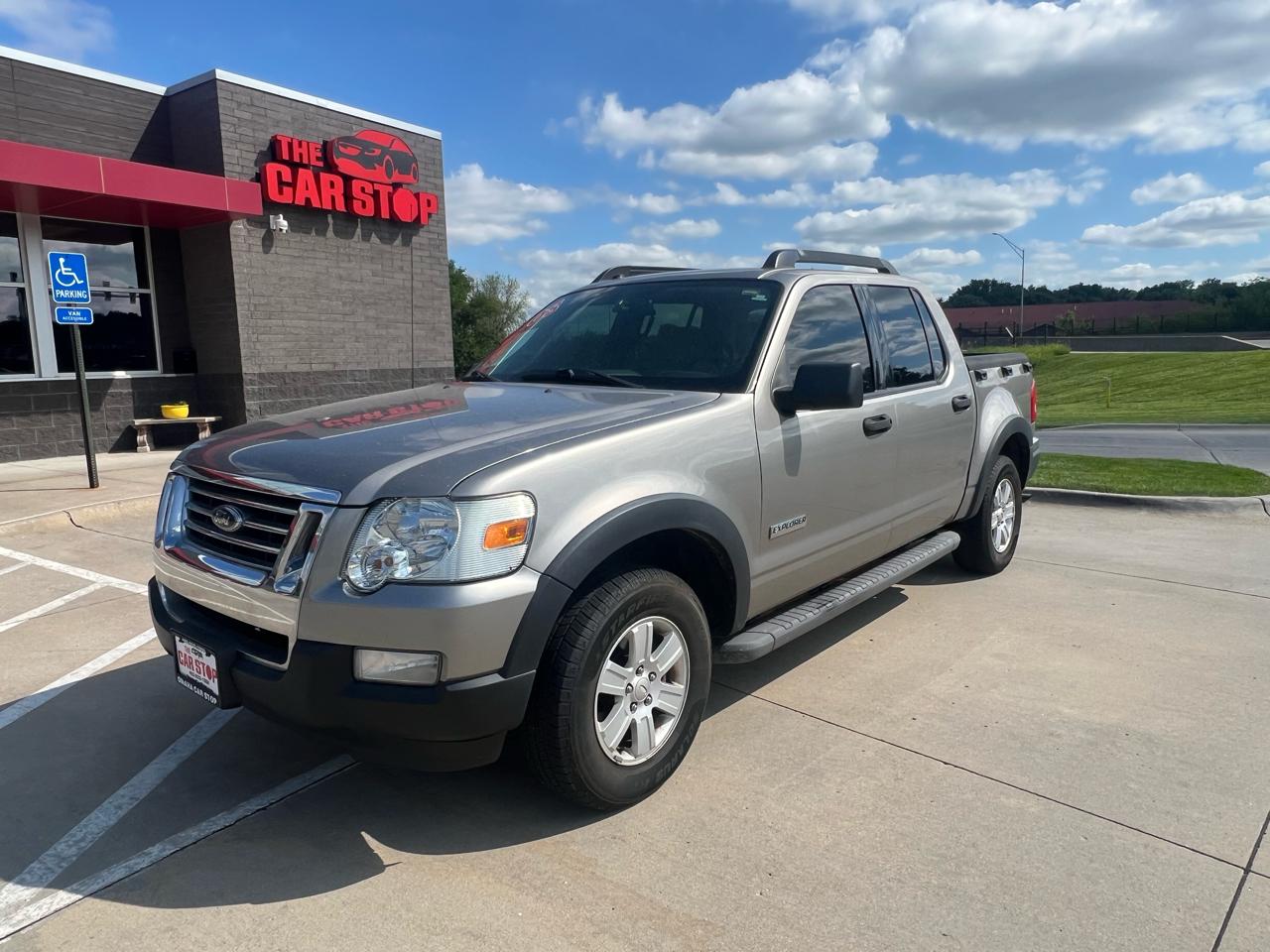 Ford Explorer Sport Trac 4WD 4dr V6 XLT 2008