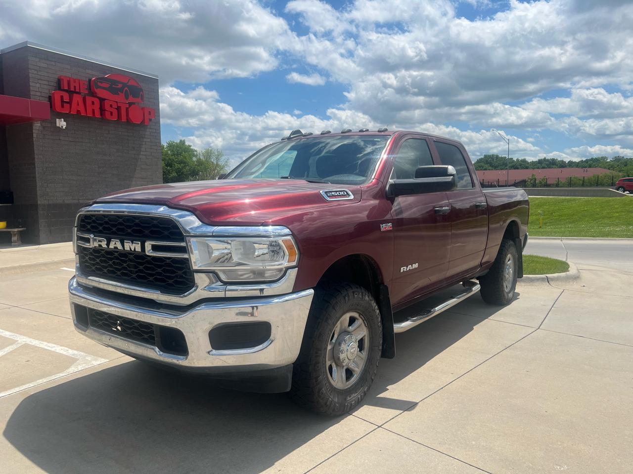 RAM 2500 Tradesman 4x4 Crew Cab 6'4" Box 2021
