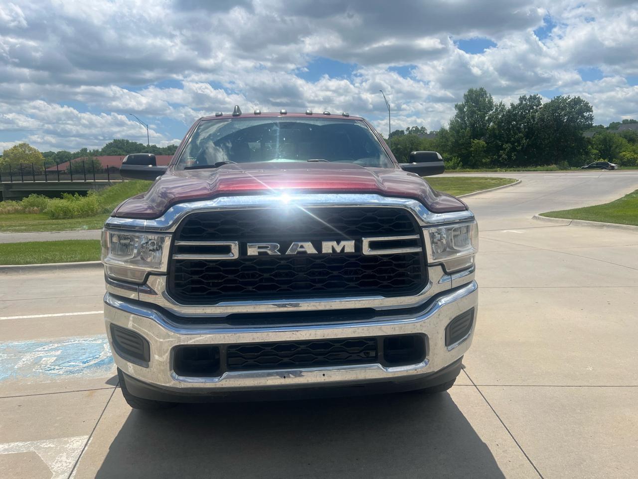 RAM 2500 Tradesman 4x4 Crew Cab 6'4" Box 2021