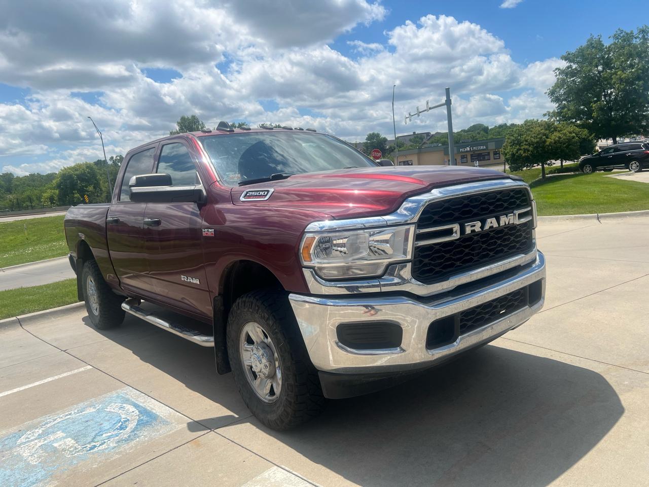 RAM 2500 Tradesman 4x4 Crew Cab 6'4" Box 2021