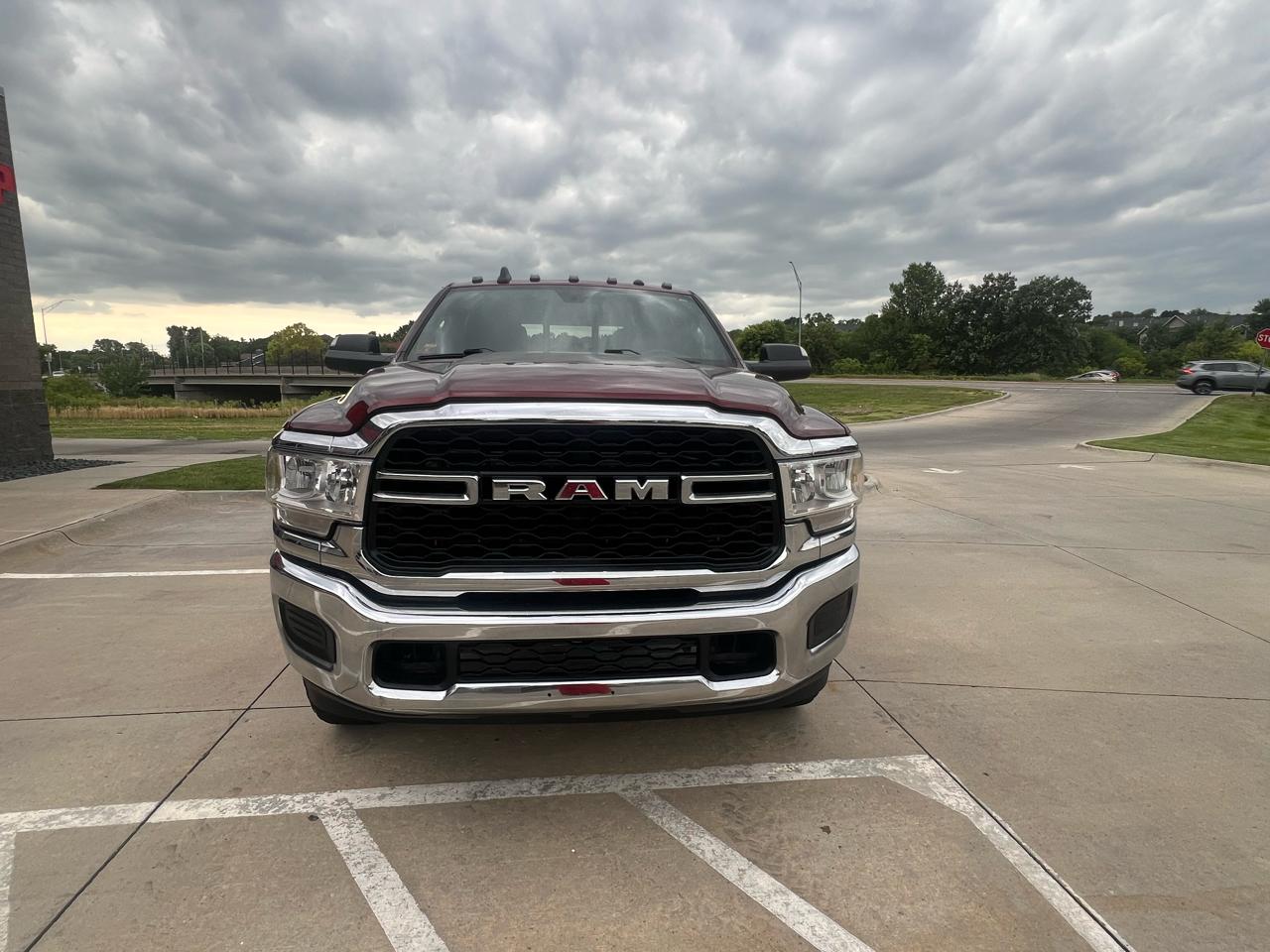 RAM 2500 Tradesman 4x4 Crew Cab 6'4" Box 2021
