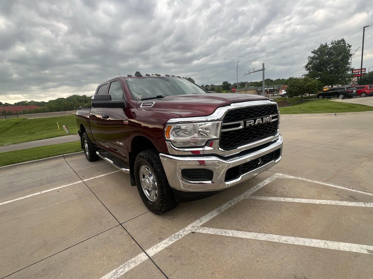 RAM 2500 Tradesman 4x4 Crew Cab 6'4" Box 2021