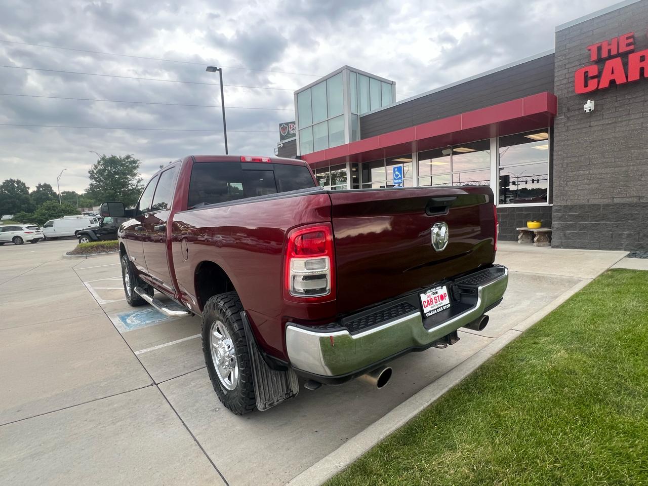 RAM 2500 Tradesman 4x4 Crew Cab 6'4" Box 2021