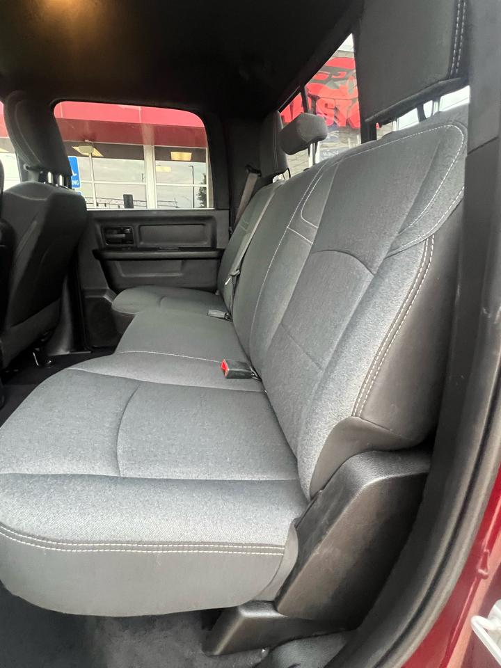 RAM 2500 Tradesman 4x4 Crew Cab 6'4" Box 2021