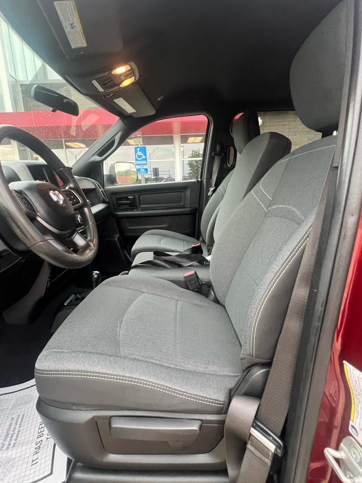RAM 2500 Tradesman 4x4 Crew Cab 6'4" Box 2021