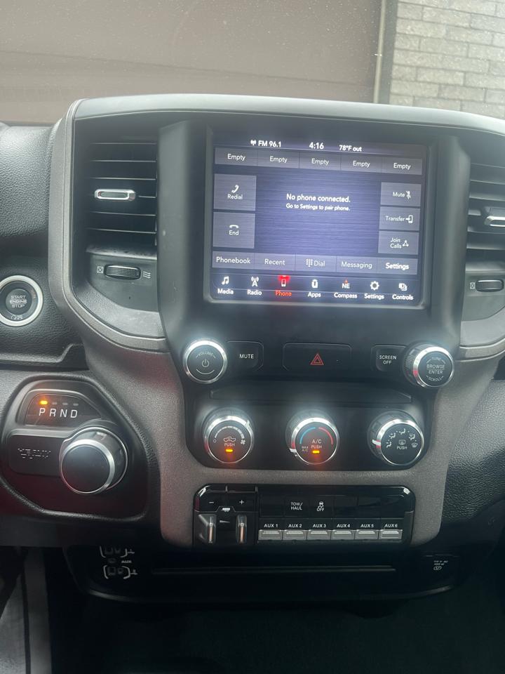RAM 2500 Tradesman 4x4 Crew Cab 6'4" Box 2021