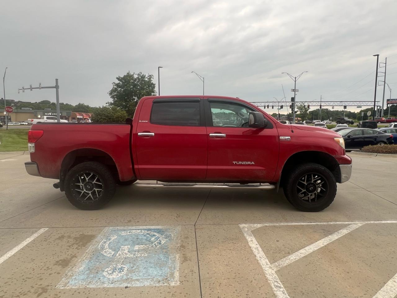 Toyota Tundra 4WD Truck CrewMax 5.7L V8 6-Spd AT LTD (Natl) 2011