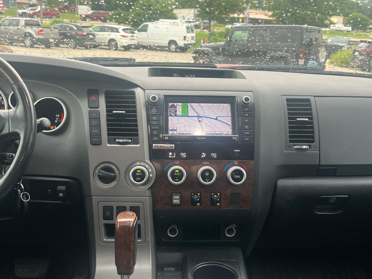 Toyota Tundra 4WD Truck CrewMax 5.7L V8 6-Spd AT LTD (Natl) 2011