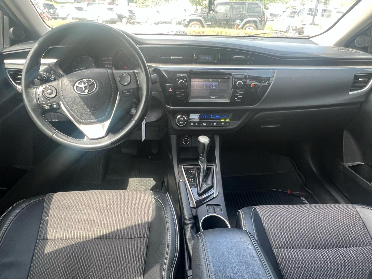 Toyota Corolla 4dr Sdn CVT LE Premium (Natl) 2015