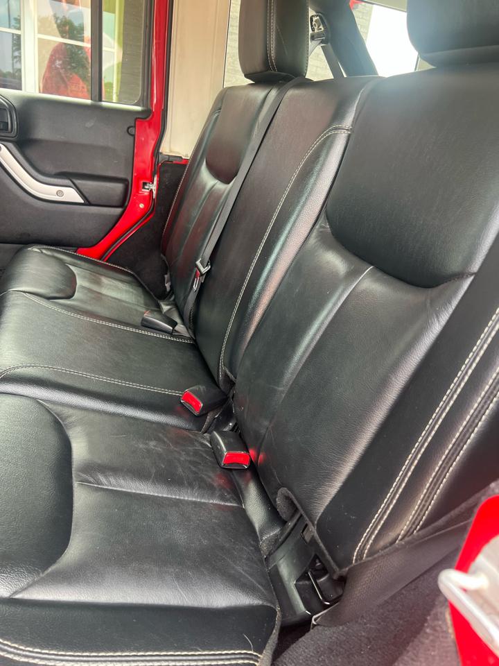 Jeep Wrangler Unlimited 4WD 4dr Sahara 2014