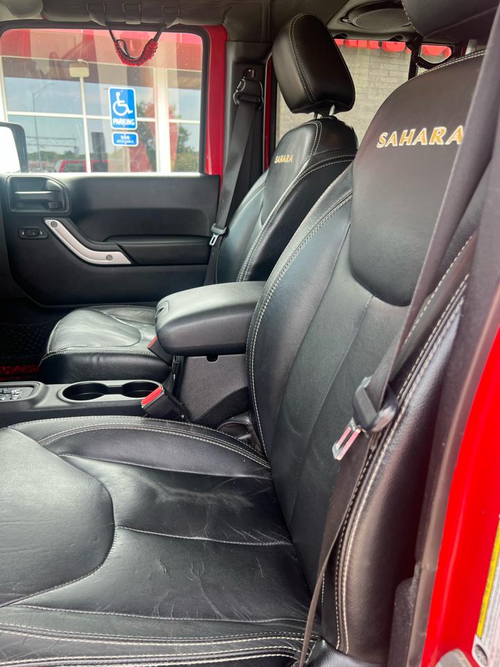Jeep Wrangler Unlimited 4WD 4dr Sahara 2014