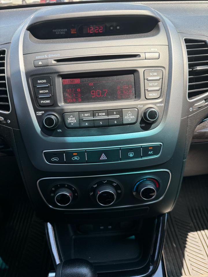 Kia Sorento 2WD 4dr I4 LX 2015