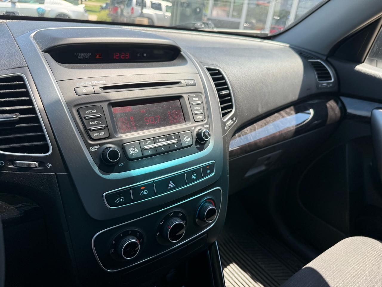 Kia Sorento 2WD 4dr I4 LX 2015