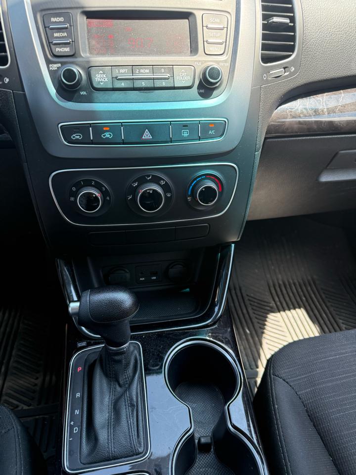 Kia Sorento 2WD 4dr I4 LX 2015