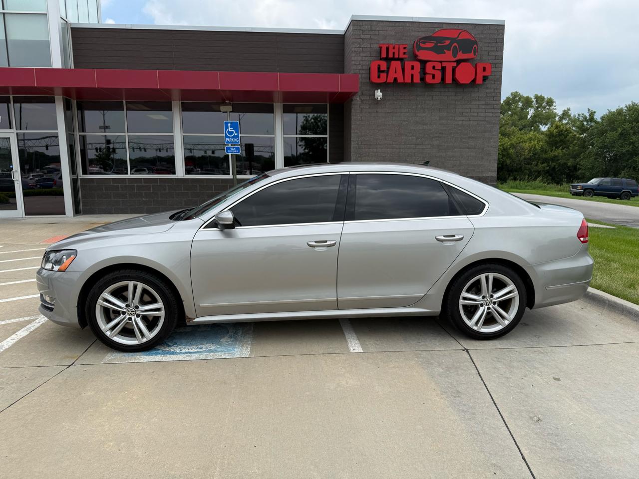 Volkswagen Passat 4dr Sdn 1.8T Auto SEL Premium 2014