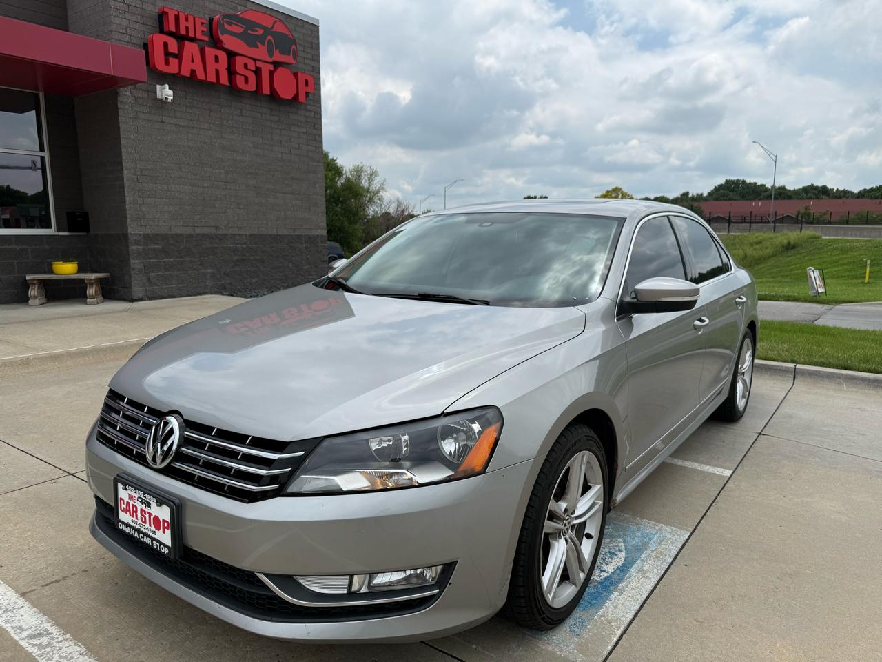 Volkswagen Passat 4dr Sdn 1.8T Auto SEL Premium 2014