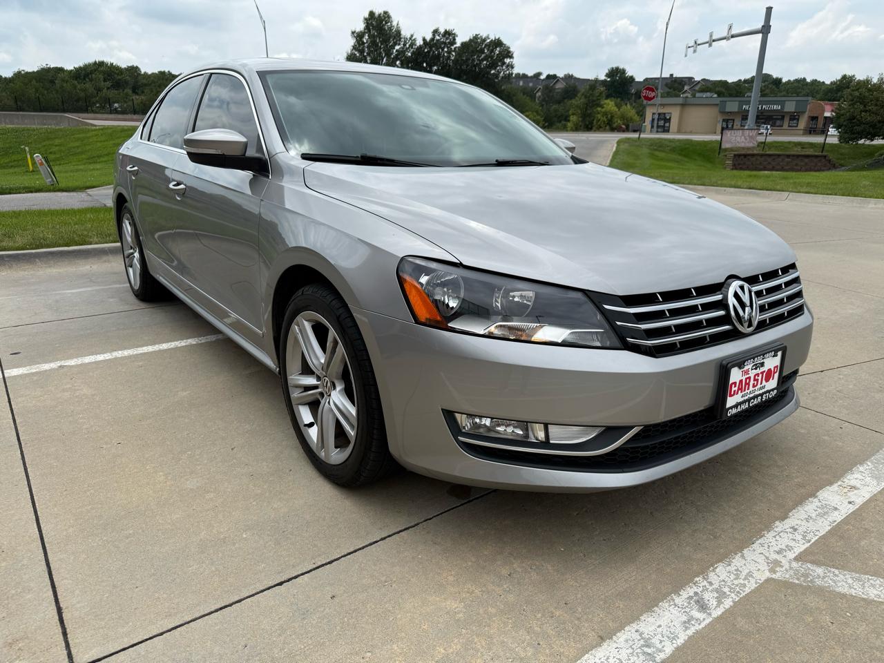 Volkswagen Passat 4dr Sdn 1.8T Auto SEL Premium 2014
