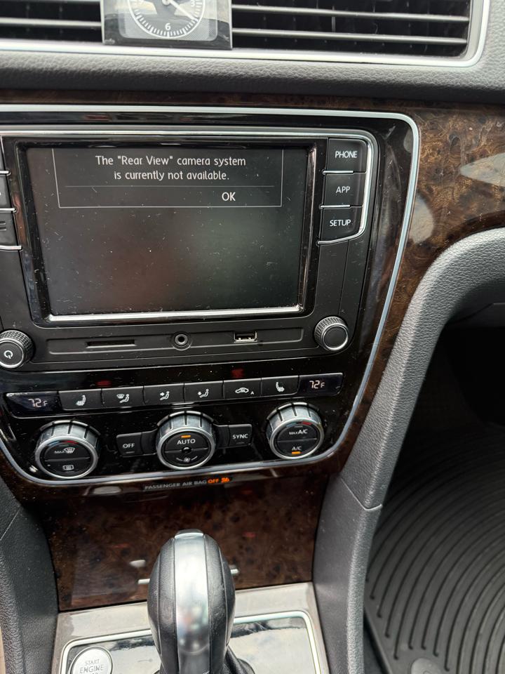 Volkswagen Passat 4dr Sdn 1.8T Auto SEL Premium 2014