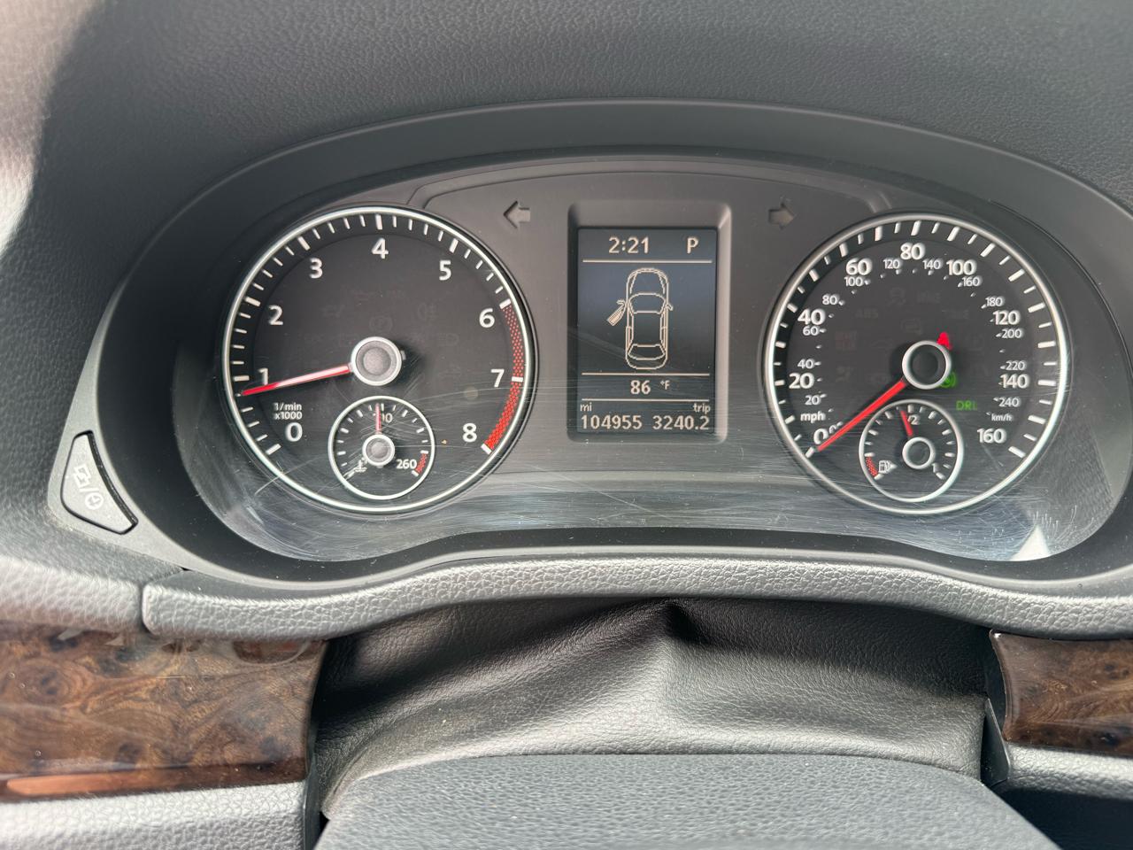Volkswagen Passat 4dr Sdn 1.8T Auto SEL Premium 2014
