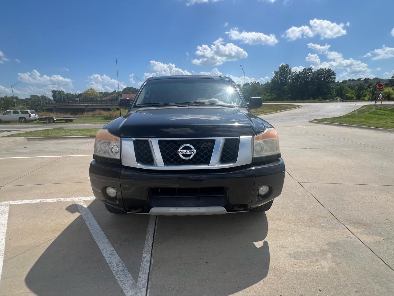 Nissan Titan 4WD Crew Cab SWB PRO-4X 2014
