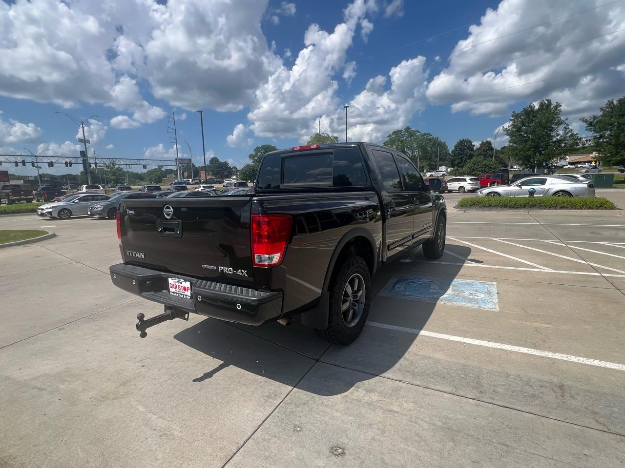 Nissan Titan 4WD Crew Cab SWB PRO-4X 2014