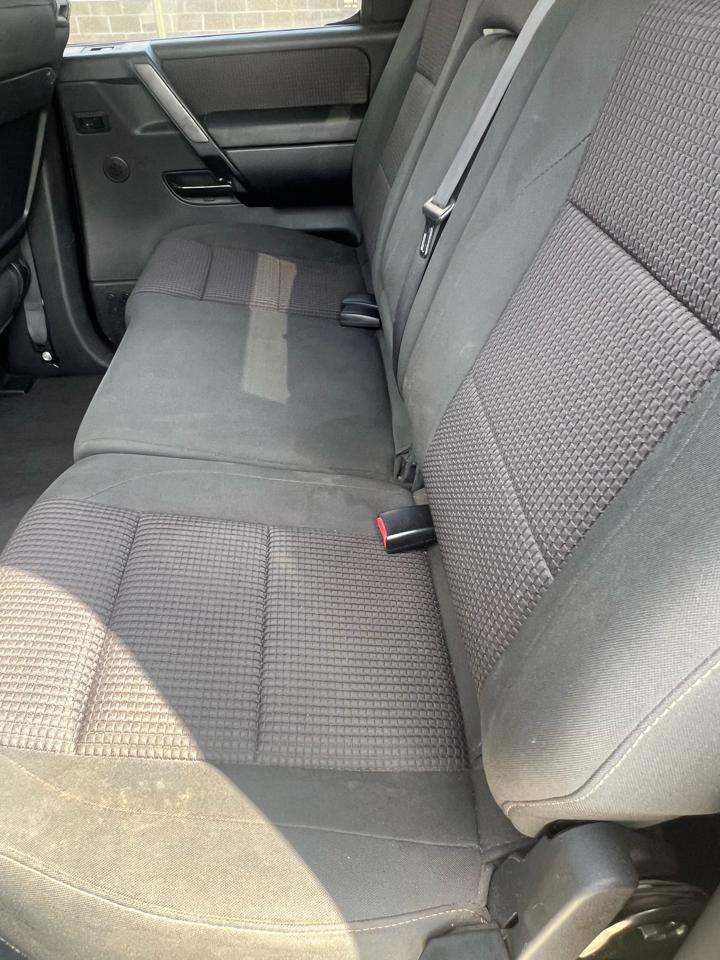 Nissan Titan 4WD Crew Cab SWB PRO-4X 2014