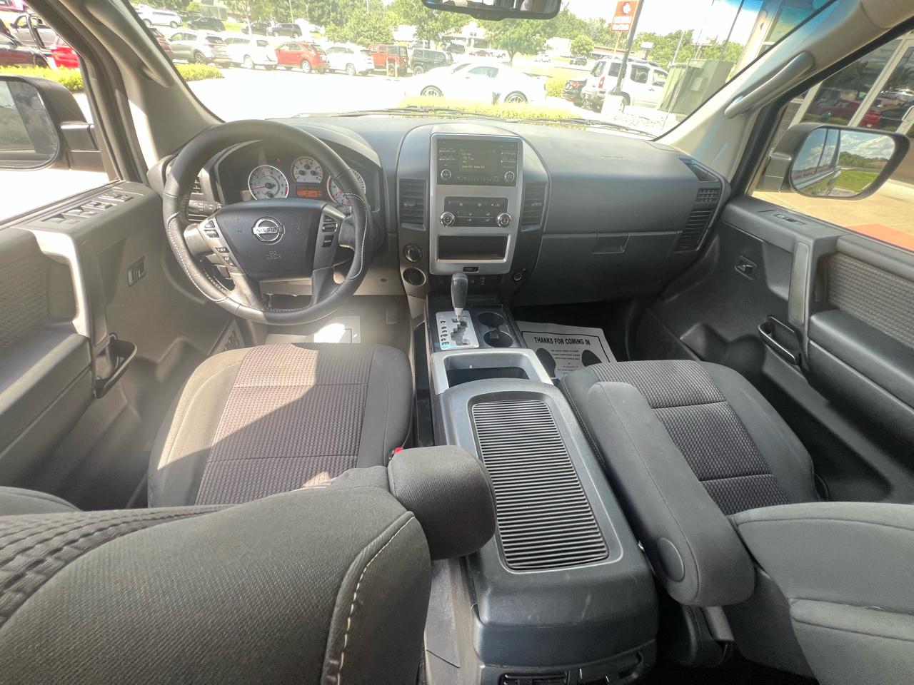 Nissan Titan 4WD Crew Cab SWB PRO-4X 2014