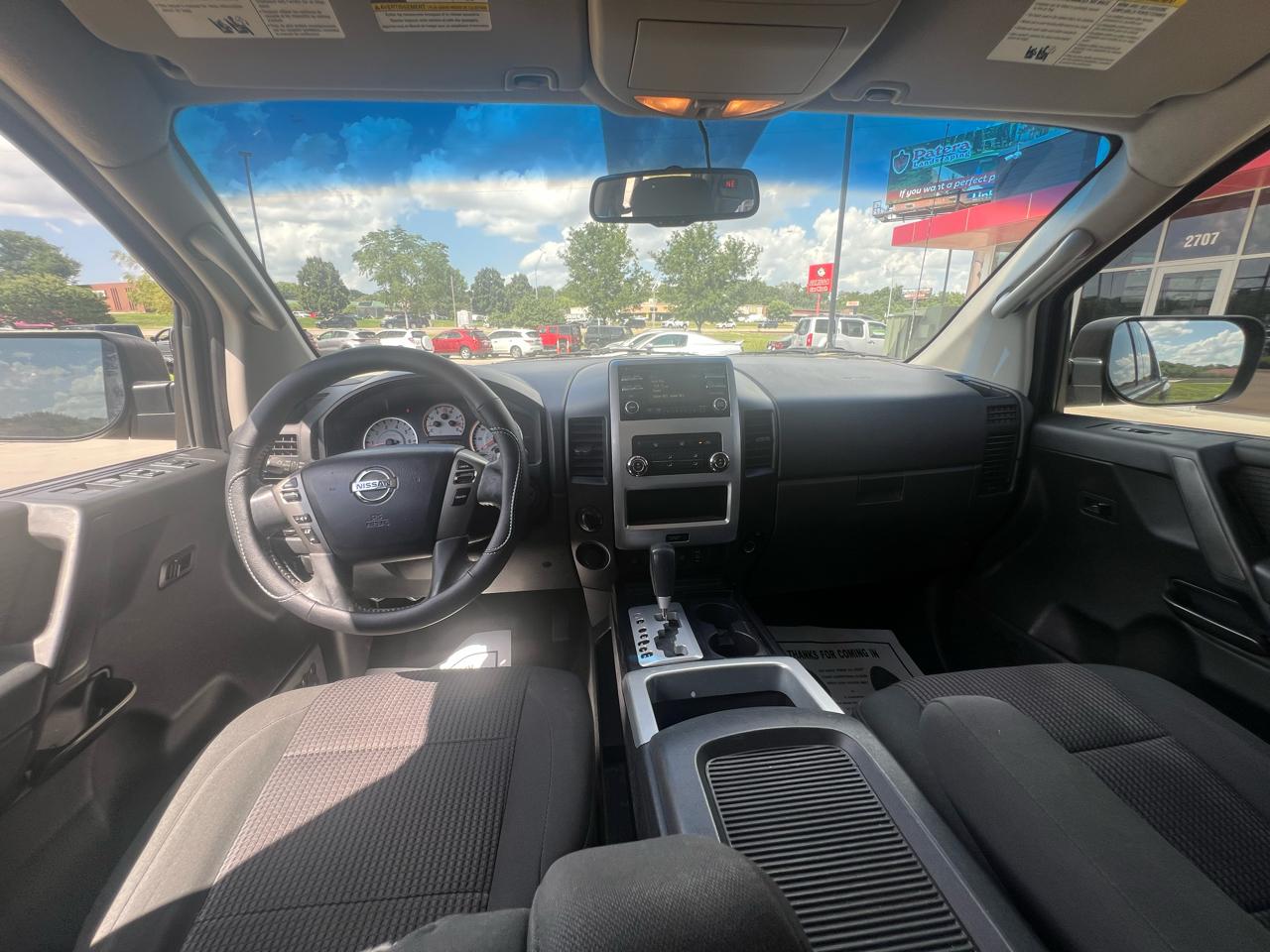 Nissan Titan 4WD Crew Cab SWB PRO-4X 2014