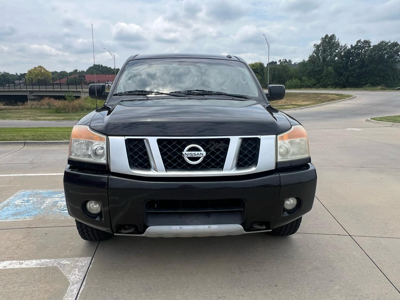 Nissan Titan 4WD Crew Cab SWB PRO-4X 2014