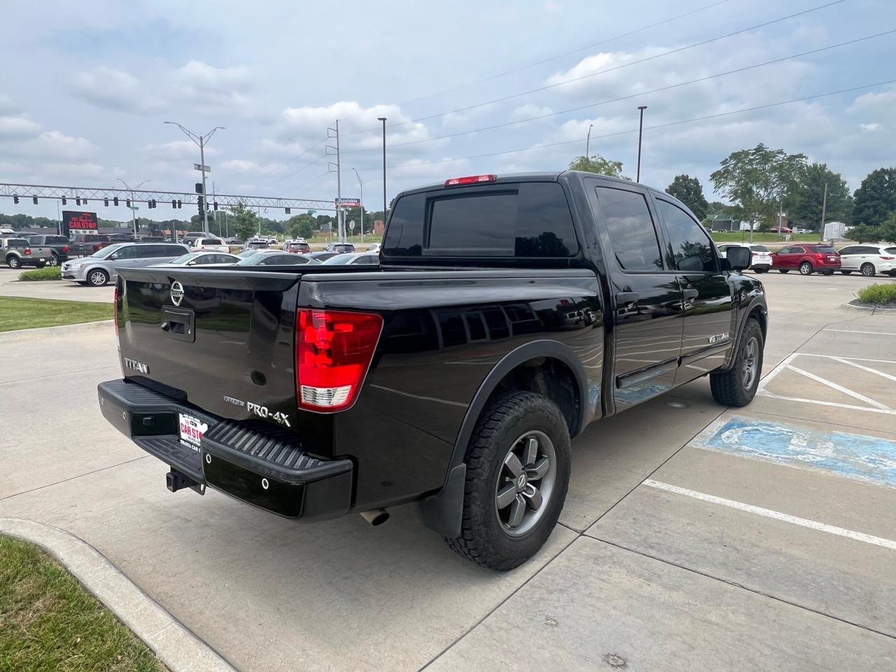 Nissan Titan 4WD Crew Cab SWB PRO-4X 2014