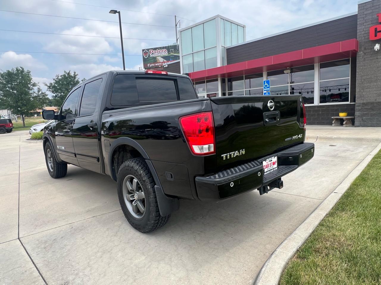 Nissan Titan 4WD Crew Cab SWB PRO-4X 2014