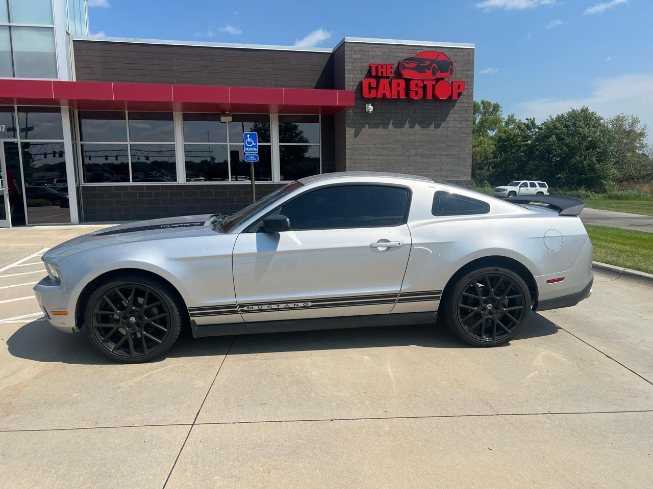 2011 Ford Mustang 2dr Cpe V6