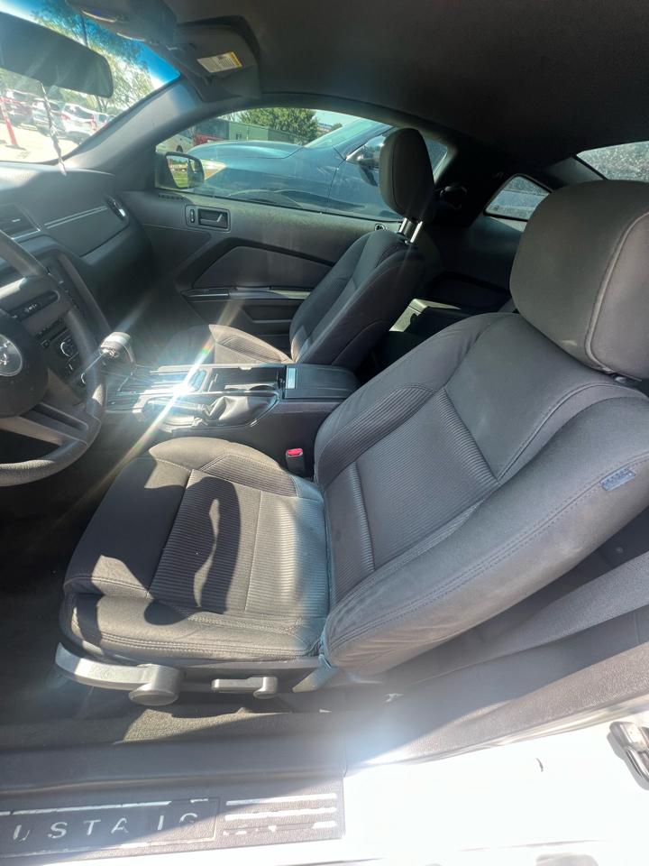 Ford Mustang 2dr Cpe V6 2011